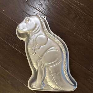 Vintage 1987 Wilton Partysaurus T-Rex Dinosaur Cake Pan